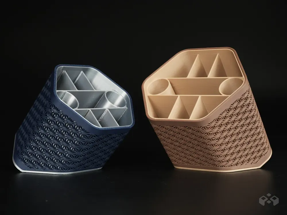 Image 2: Asanoha Kumiko pen holder interior compartments blue and beige versions