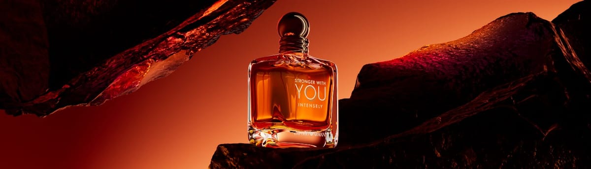 Perfume CGI: Khi ánh sáng và nước lên đồ (Visual Study)