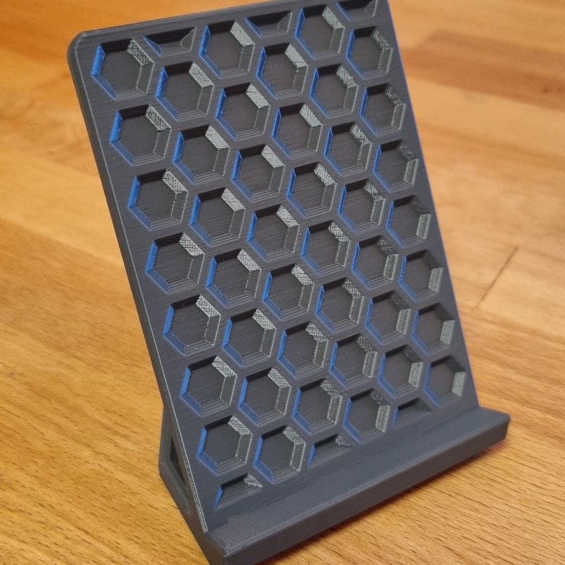 Image 4: 3D printed stand honeycomb pattern detail close up