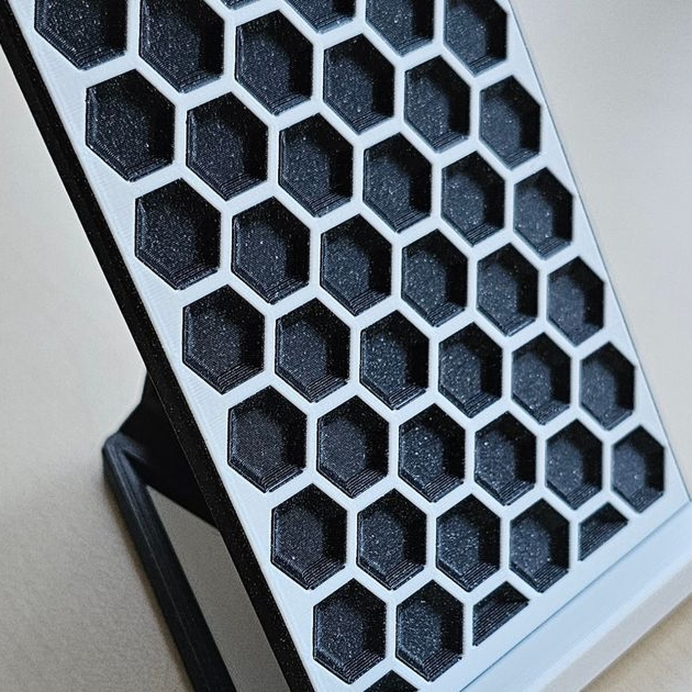 Image 5: 3D printed stand: Hexagon structural grid by Boogie