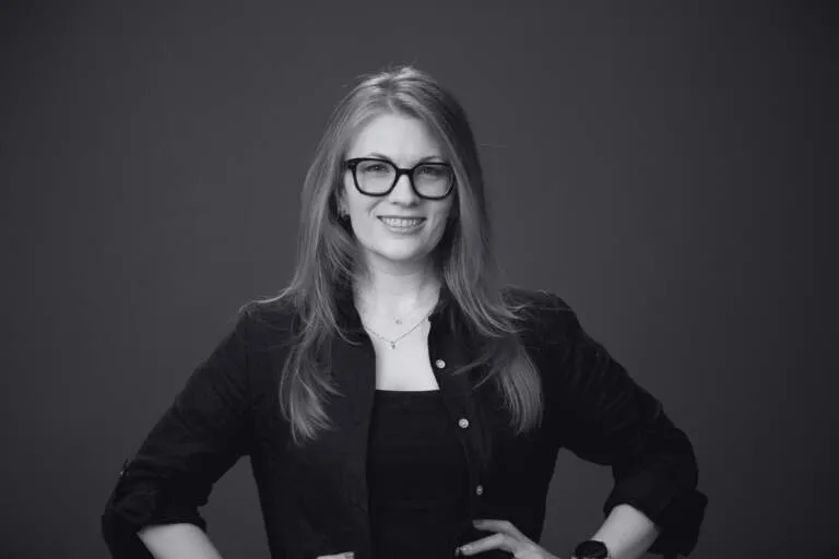 Kathryn Henderson trở thành Giám đốc Điều hành Sáng tạo mới tại Versus Img01 - Kathryn Henderson trở thành Giám đốc Điều hành Sáng tạo mới tại Versus