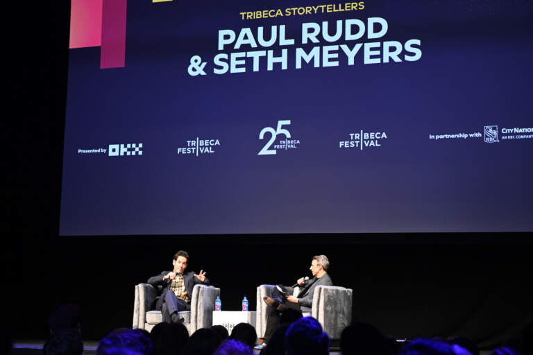 Paul Rudd và câu chuyện về sự lựa chọn: Tại sao một dự án xứng đáng được ra đời? Image 1: Paul Rudd and Seth Meyers on stage at Tribeca Storytellers during the 2026 Tribeca Festival