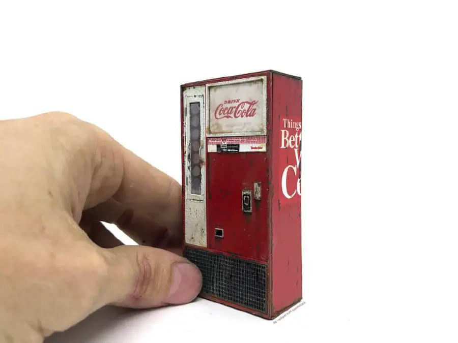 Image 86: scale-model-vending-machine.jpg