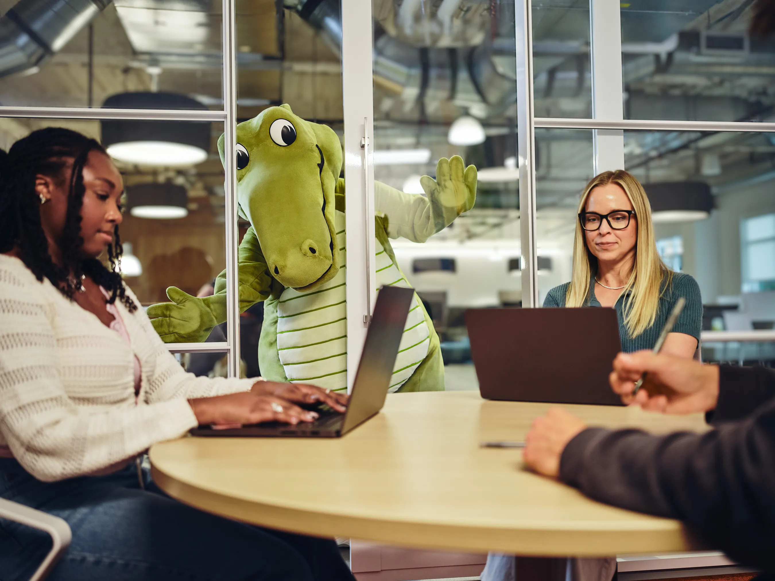 Img04 - Crocs Brings Its Iconic Crocodile Logo to Life with New Mascot Niles