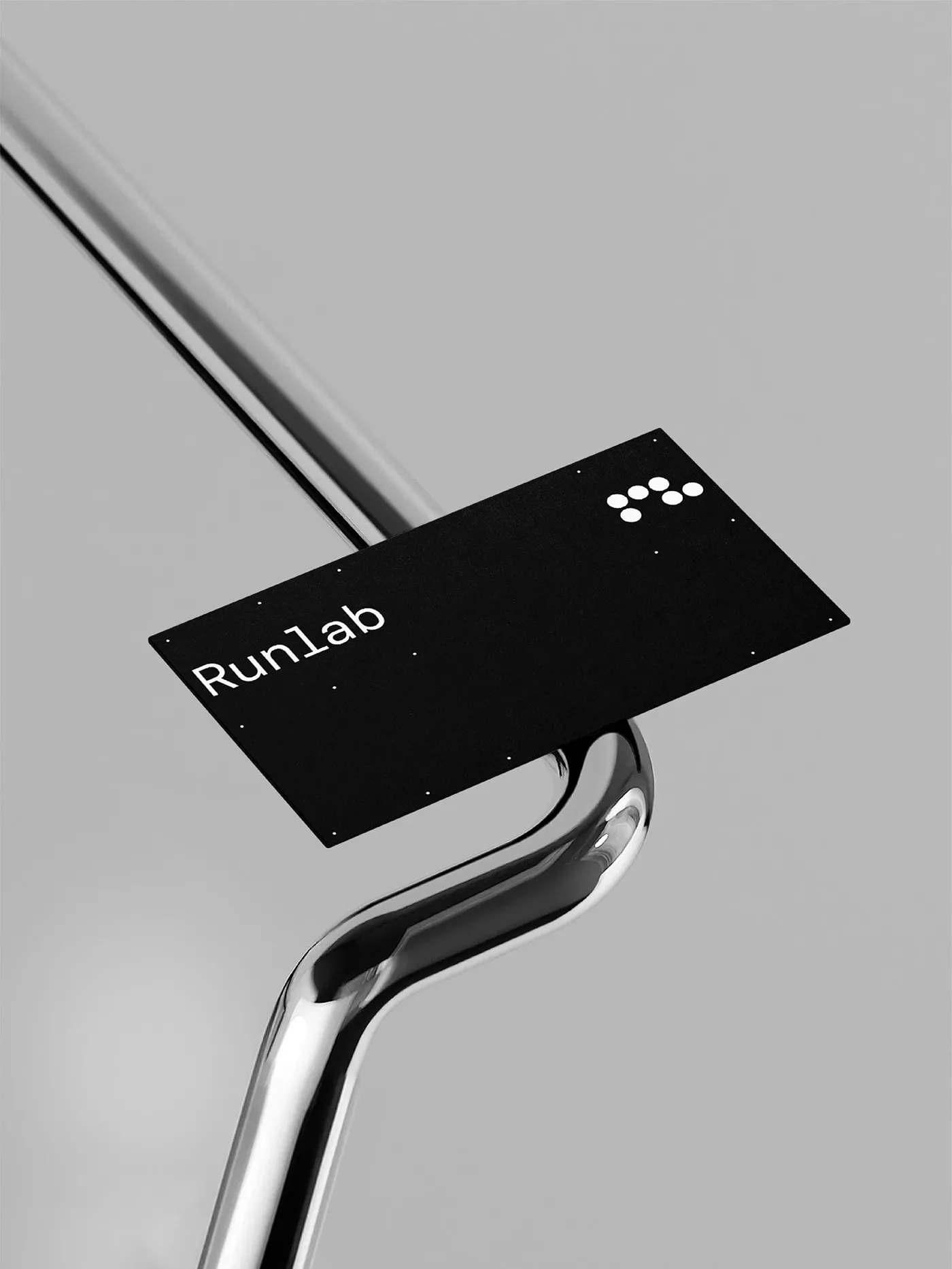 Img03 - Runlab: Technical Running Apparel and Modular Dot-Matrix Branding