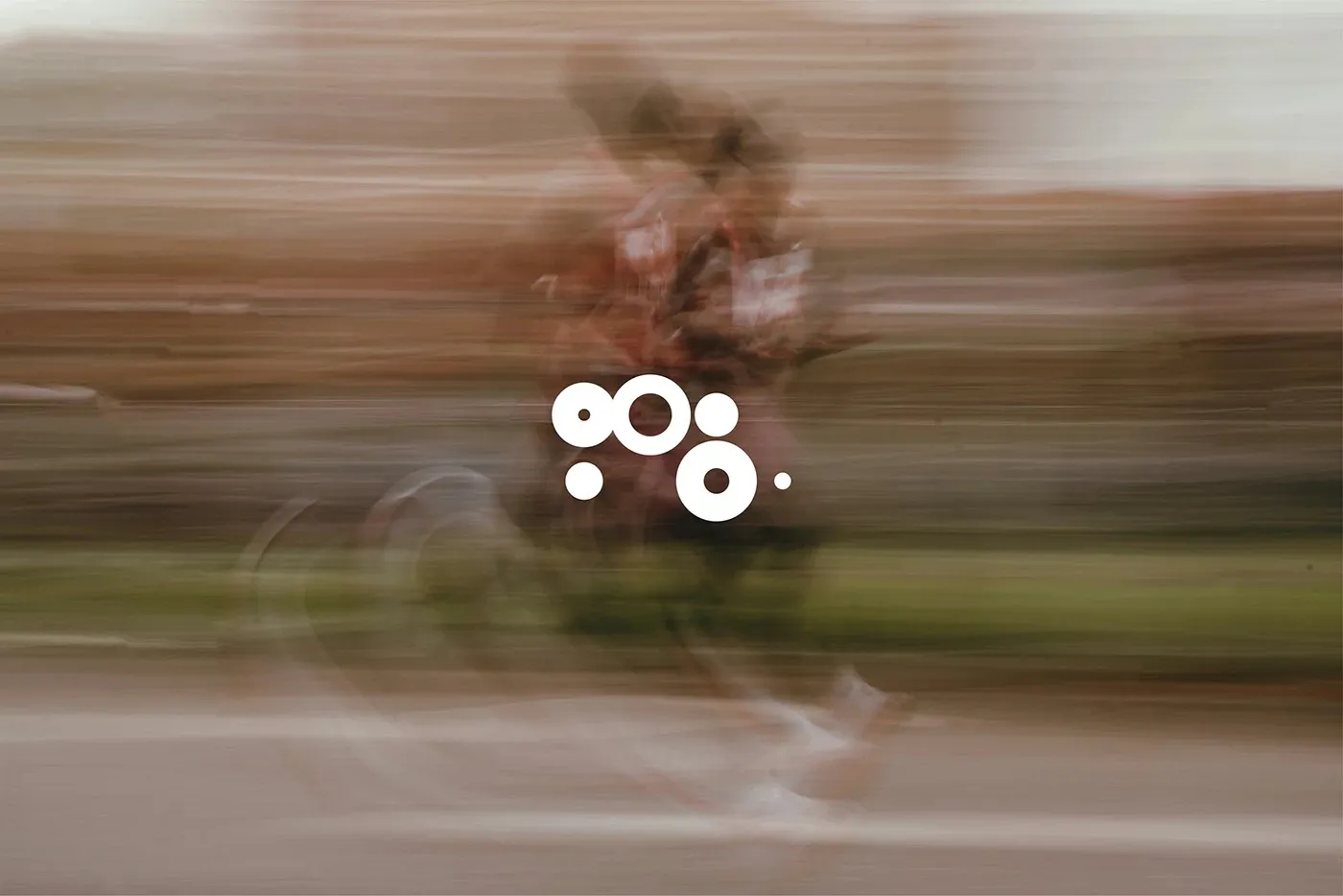 Img07 - Runlab: Technical Running Apparel and Modular Dot-Matrix Branding
