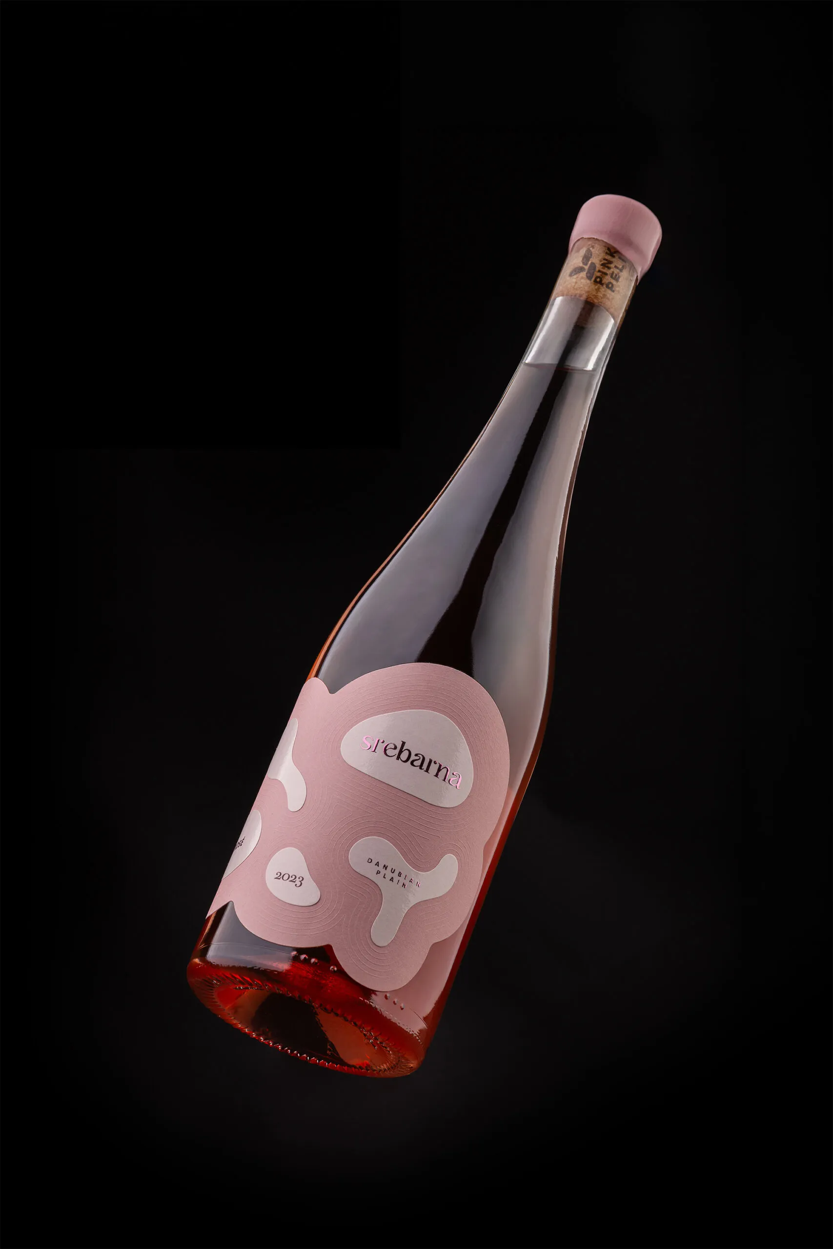 Img02 - Srebarna Rosé – Packaging Design Shaped by the Ripples of the Lake