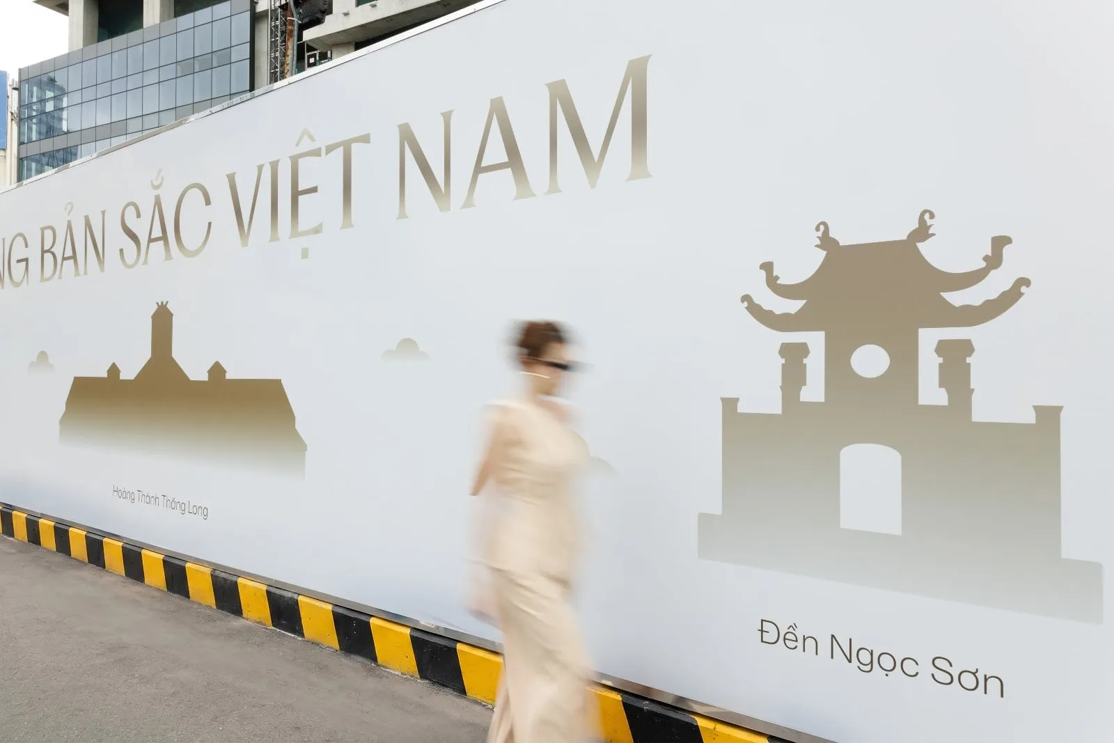 Img02 - One Central Saigon: Turning Construction Hoardings into a Heritage Canvas