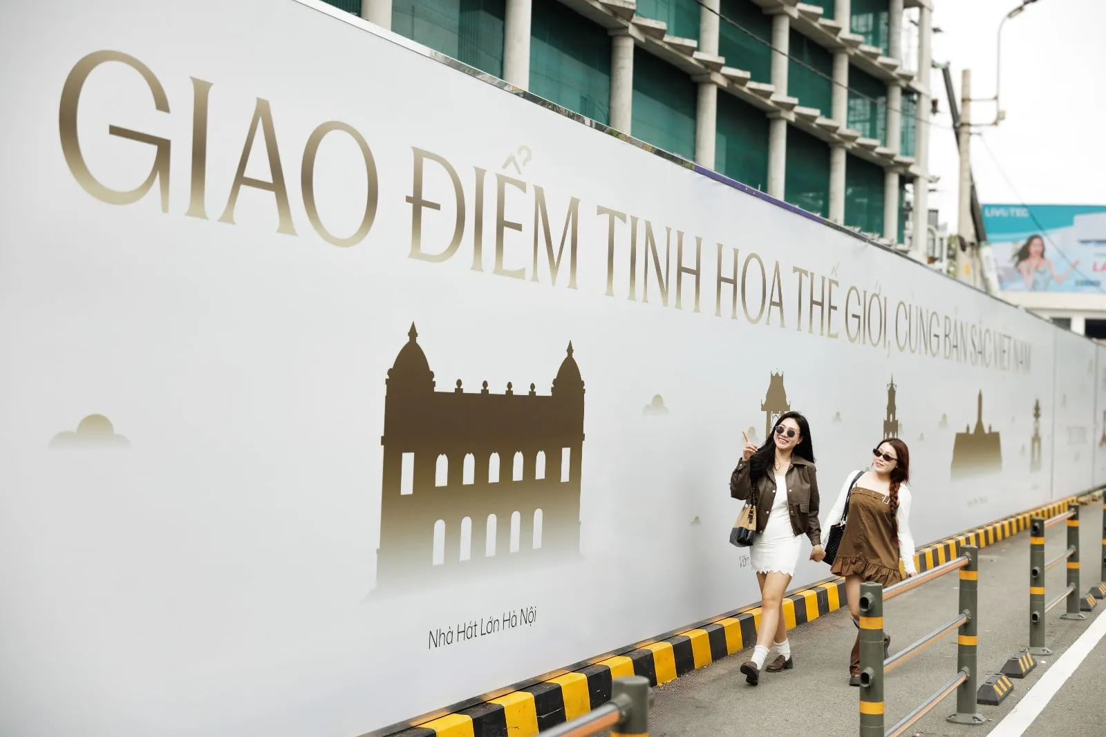 Img05 - One Central Saigon: Turning Construction Hoardings into a Heritage Canvas