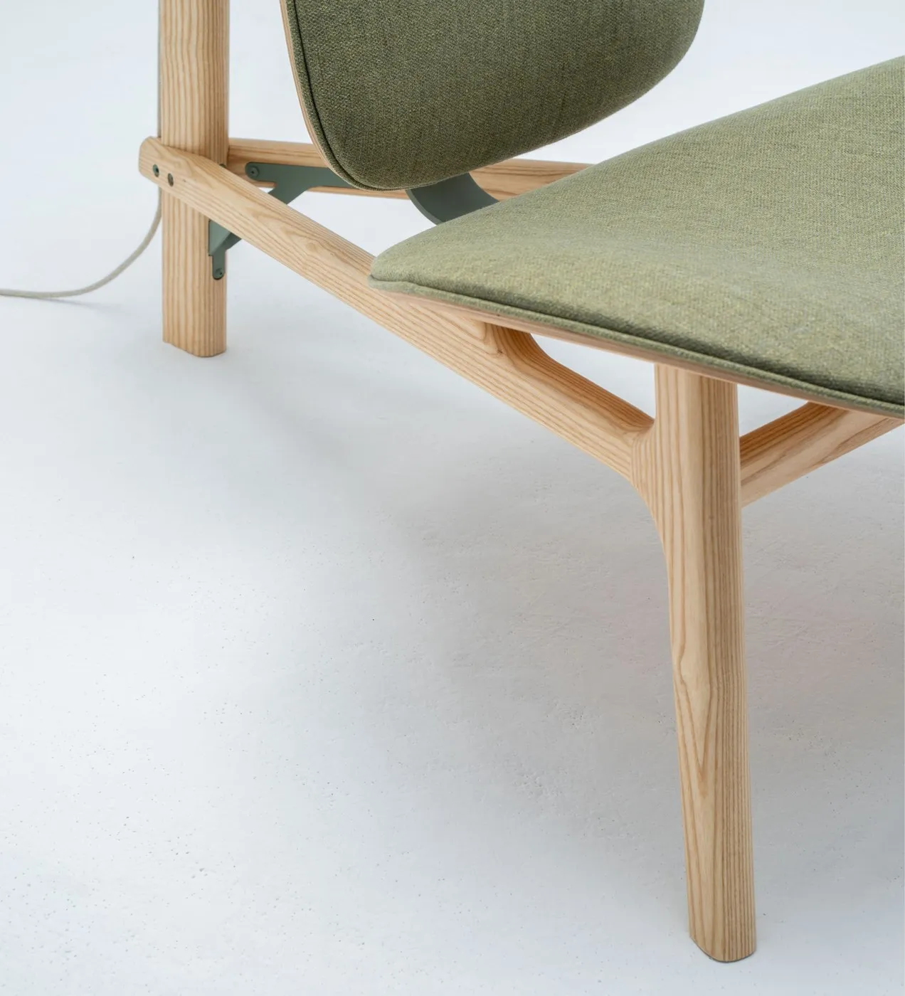 Img06 - Shanti Meditation Chair by Futurewave: An Acoustic Cocoon for Modern Spaces