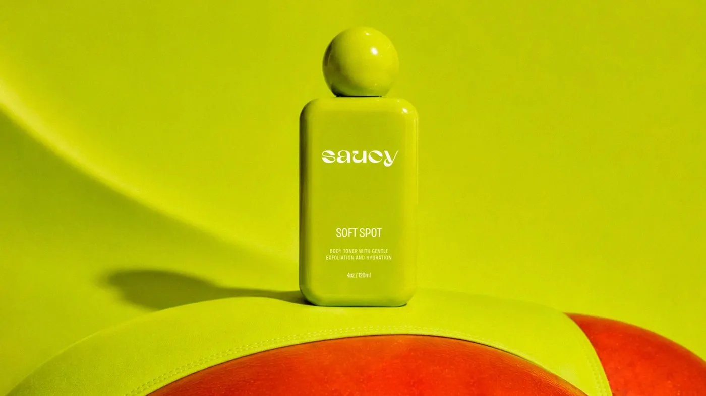 Img04 - Saucy: Bold Packaging and Visual Identity by Nathalia Ultramar