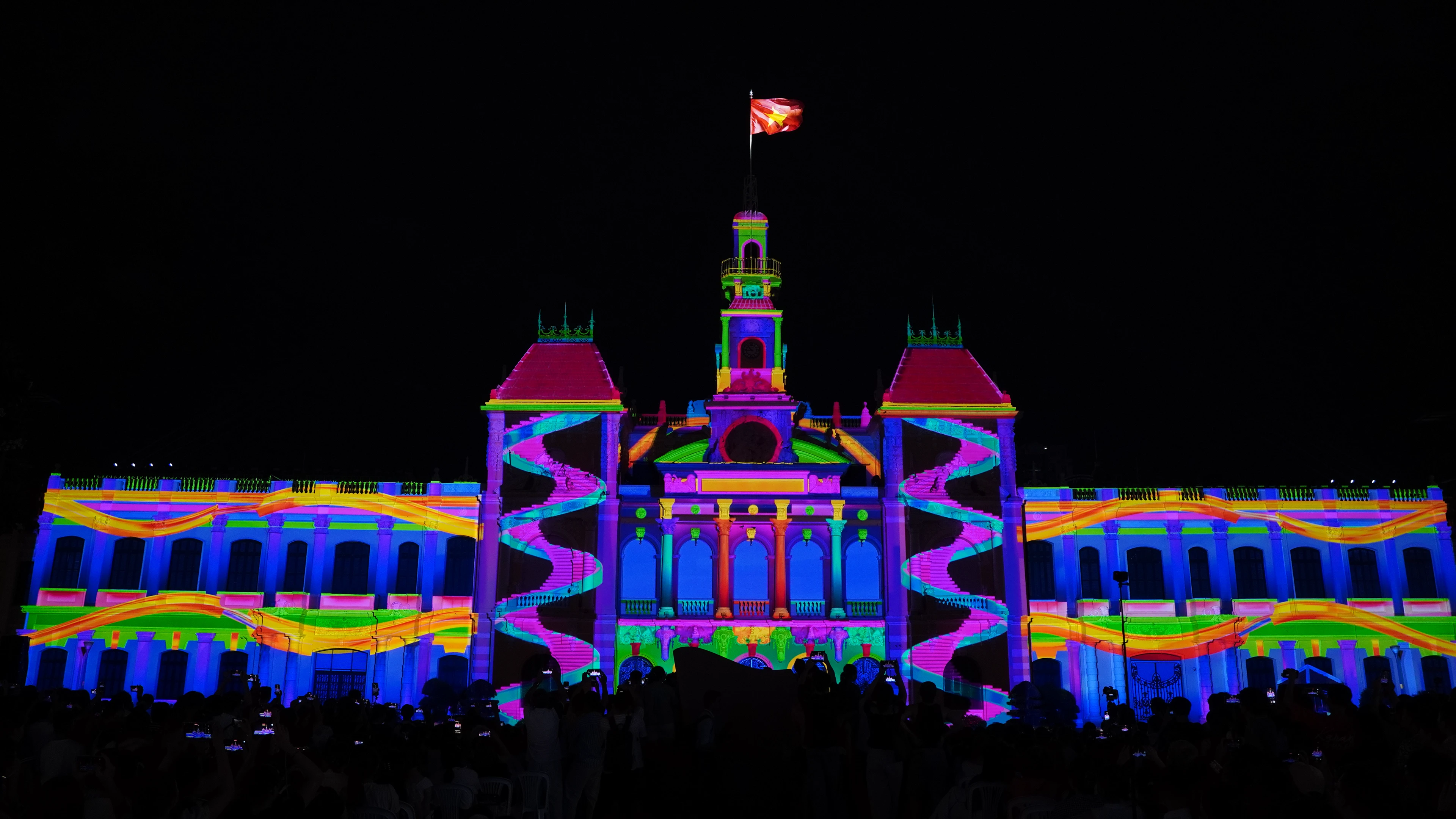 Img78 - Visualizing HCMC: Phase 2 - Interaction by MxC Creative