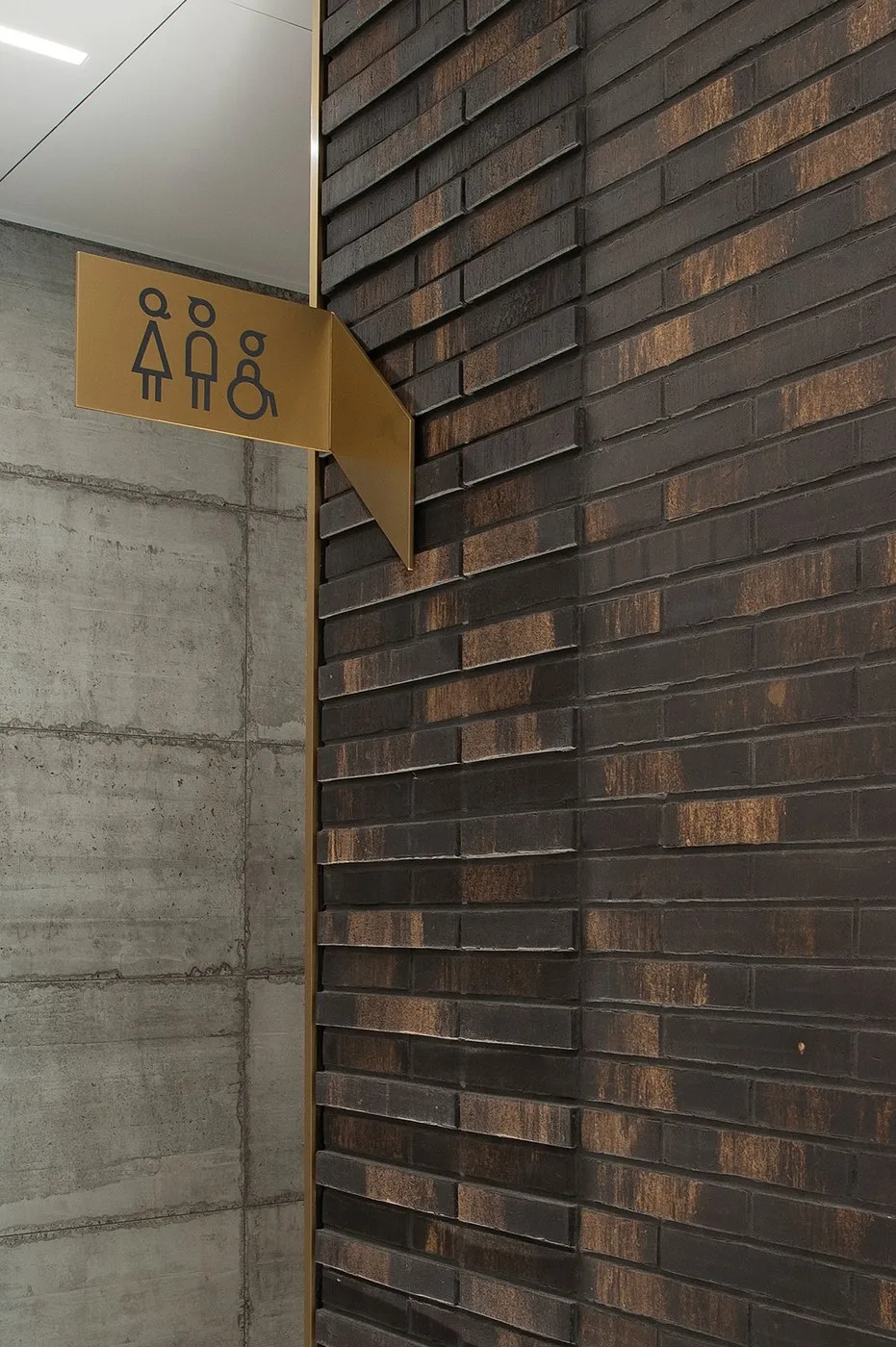 Img08 - How Blank Studio Integrated Wayfinding into FORMAT Office's Raw Architecture