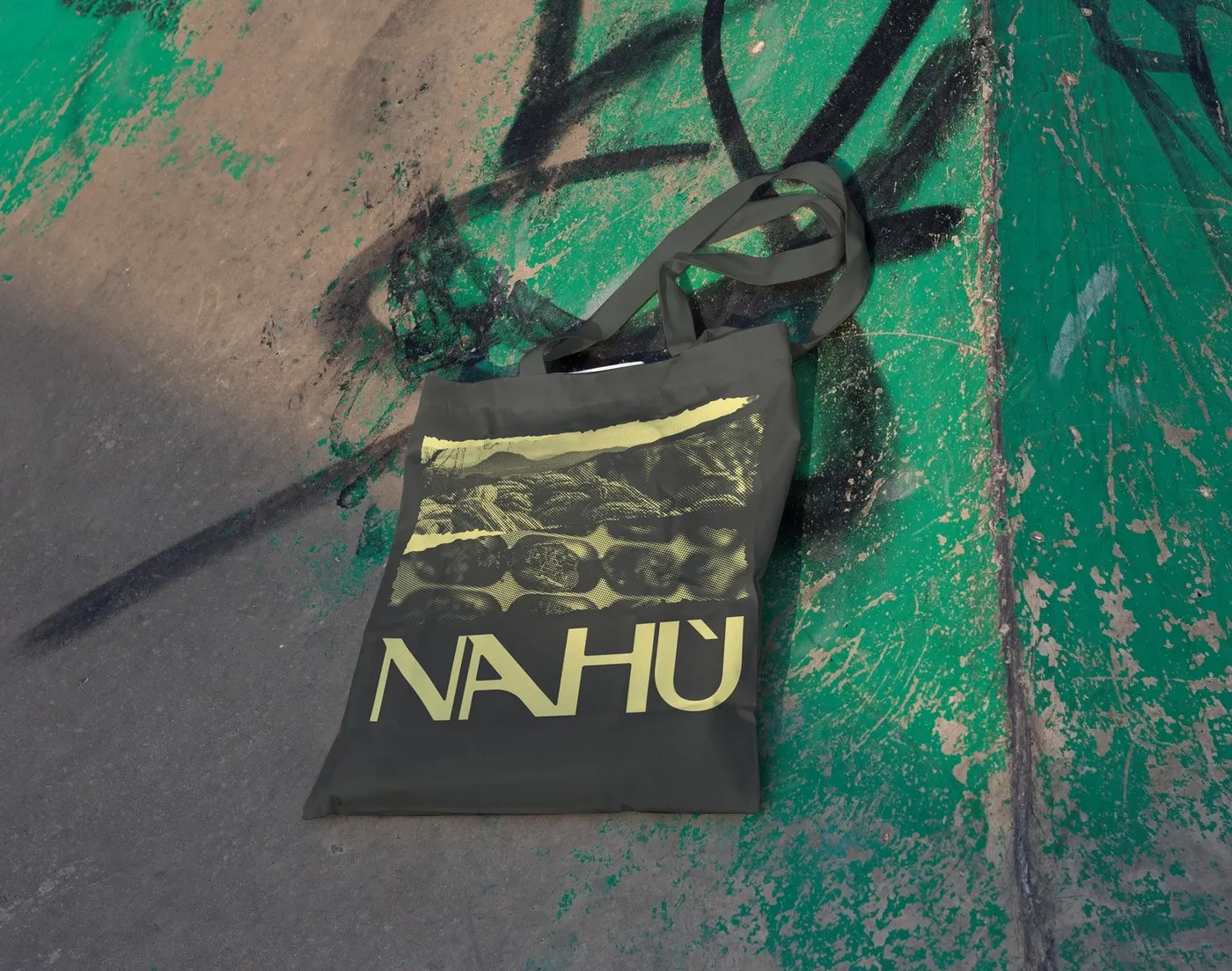 Img05 - Nahù Branding Design by Brand Brothers: Raw Texture and Custom Typography
